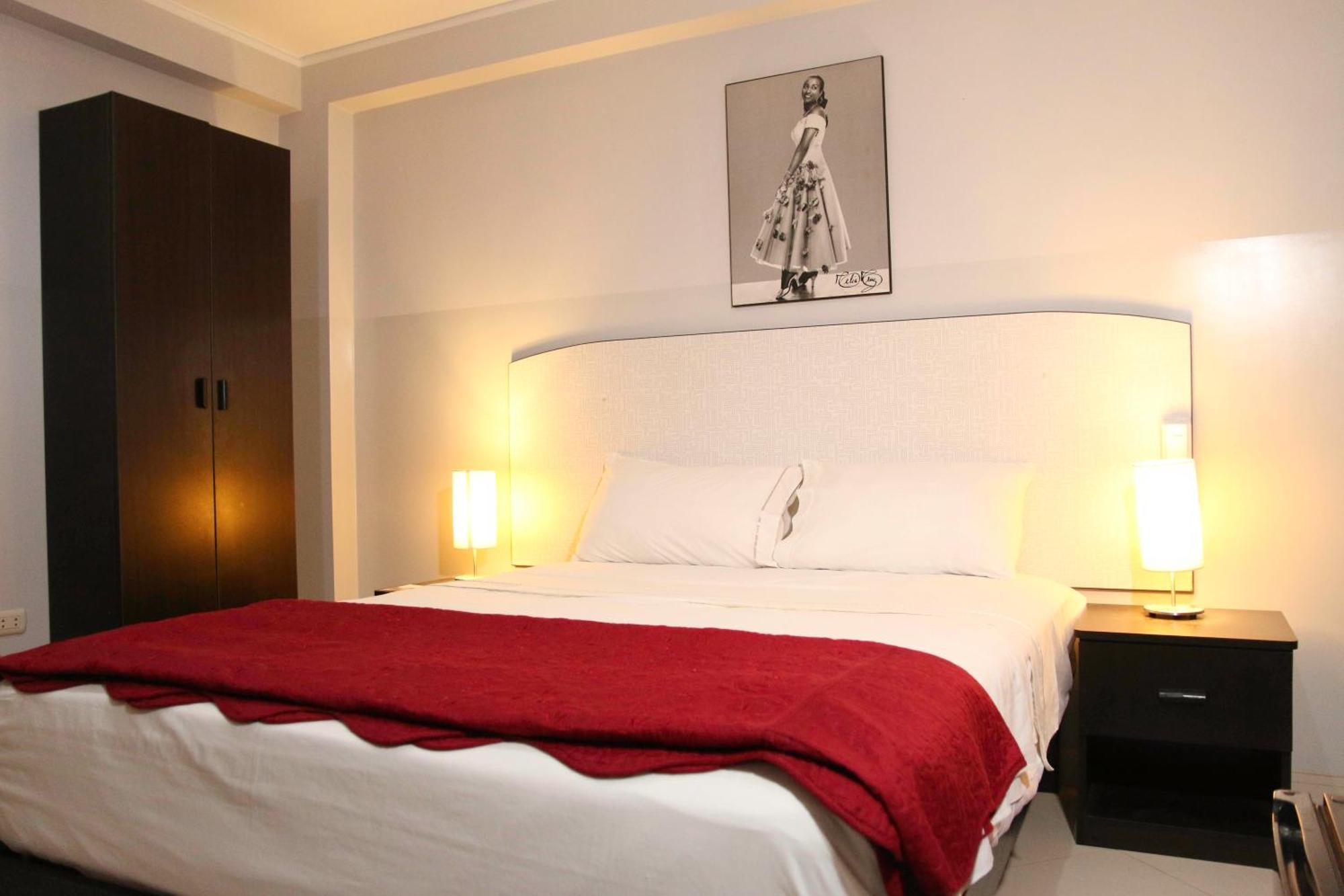 צ'ינצ'ה אלטה Hotel Venture מראה חיצוני תמונה