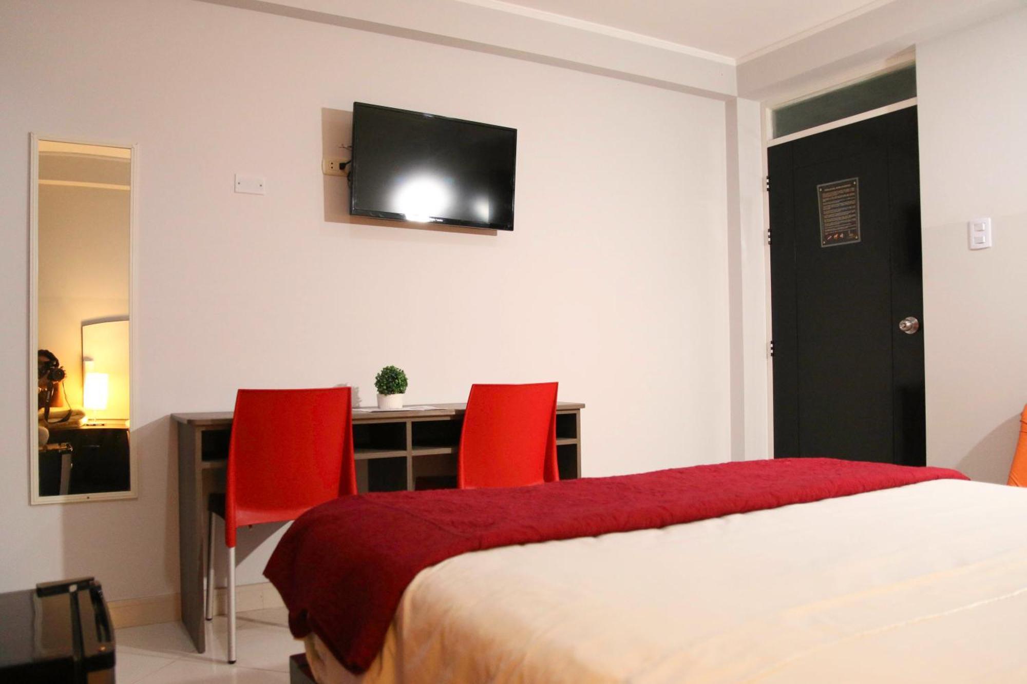 צ'ינצ'ה אלטה Hotel Venture מראה חיצוני תמונה