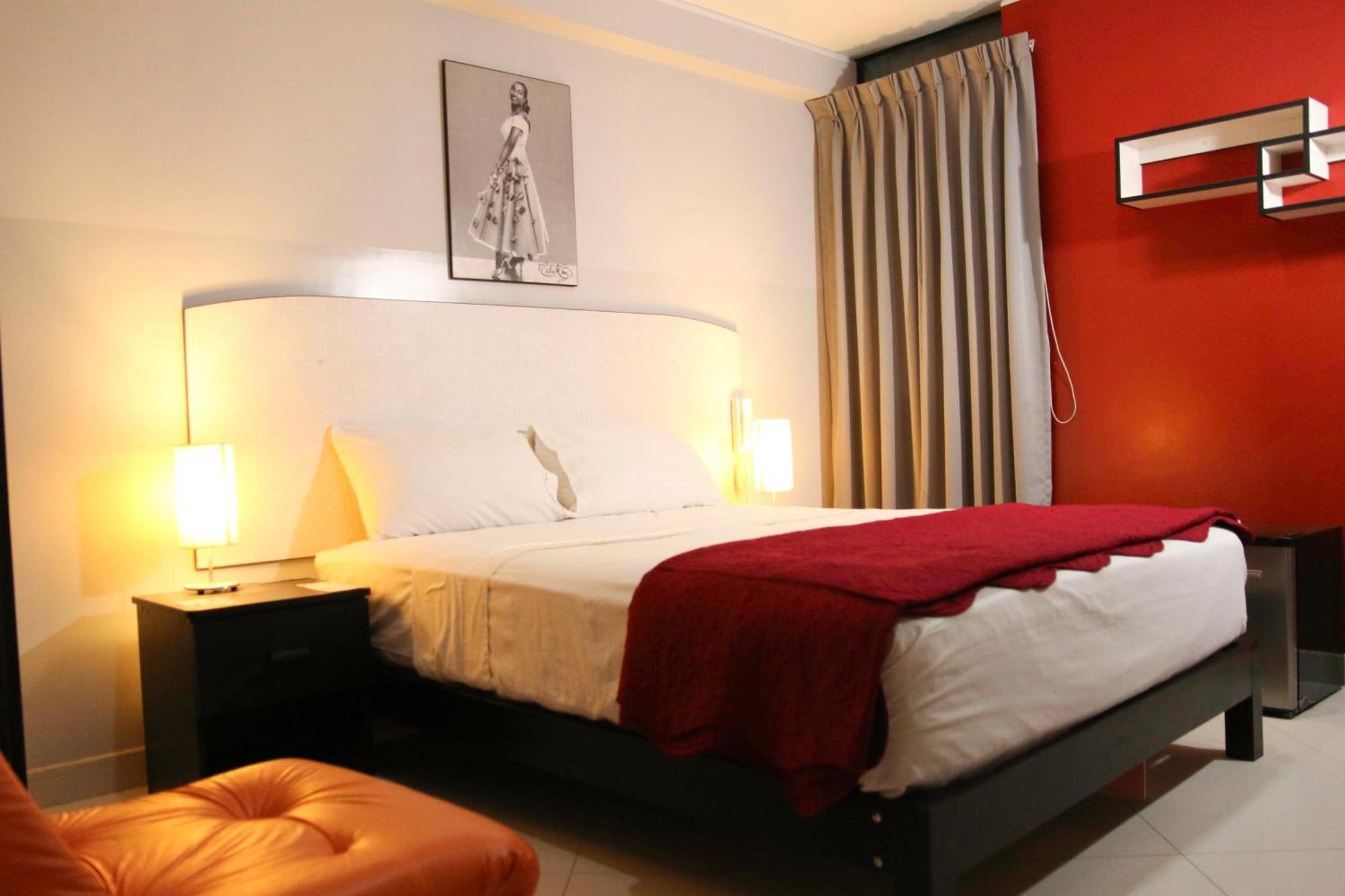 צ'ינצ'ה אלטה Hotel Venture מראה חיצוני תמונה