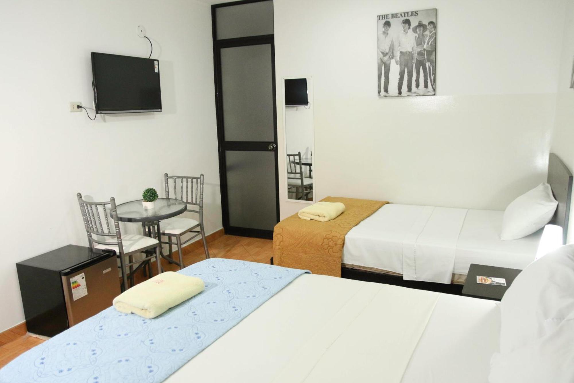 צ'ינצ'ה אלטה Hotel Venture מראה חיצוני תמונה