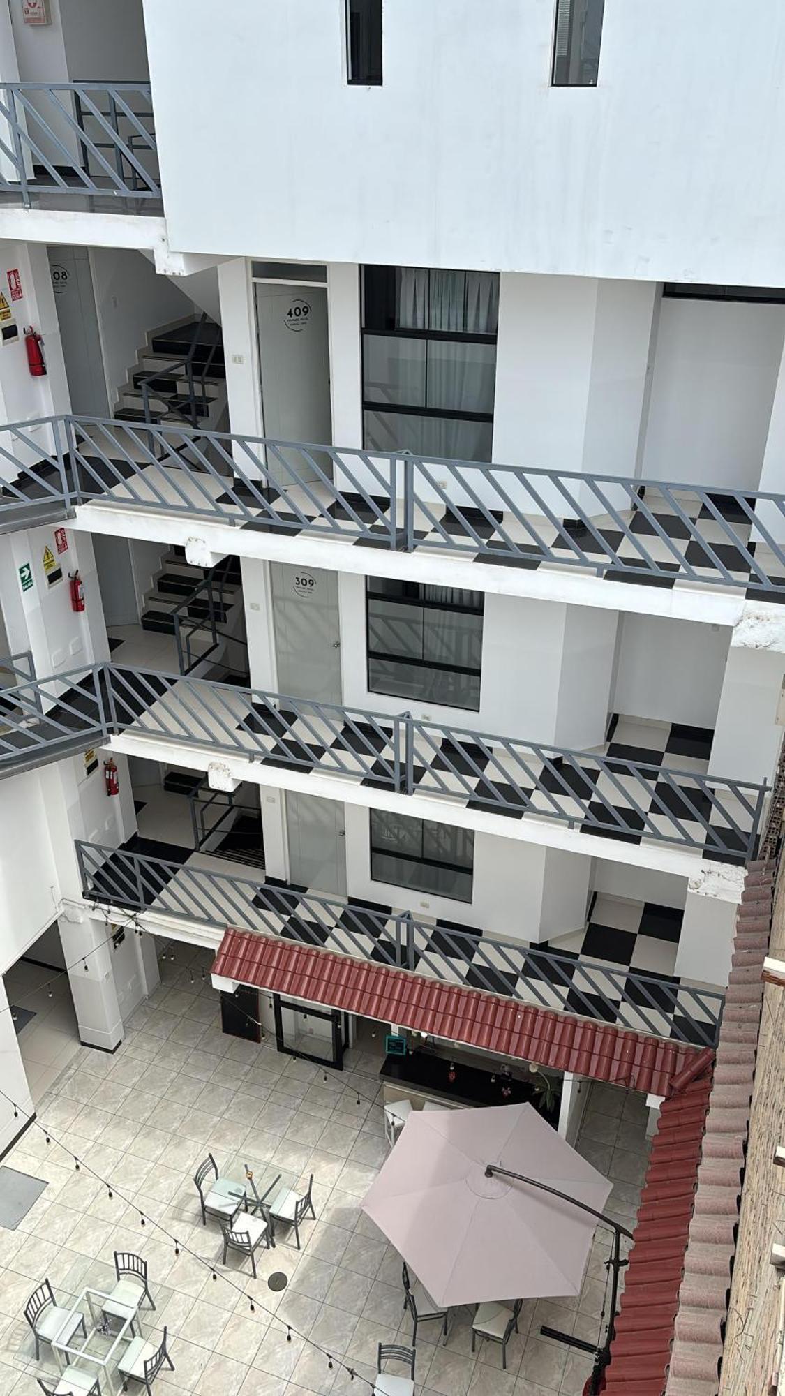 צ'ינצ'ה אלטה Hotel Venture מראה חיצוני תמונה