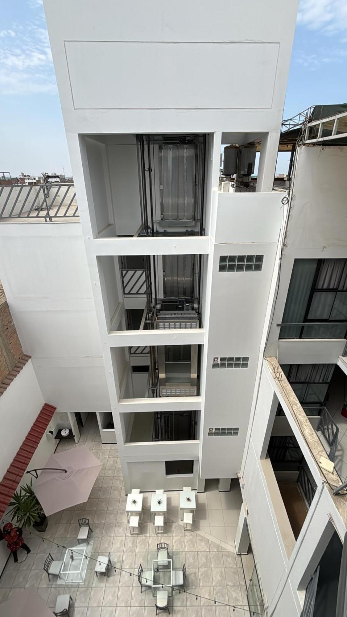 צ'ינצ'ה אלטה Hotel Venture מראה חיצוני תמונה
